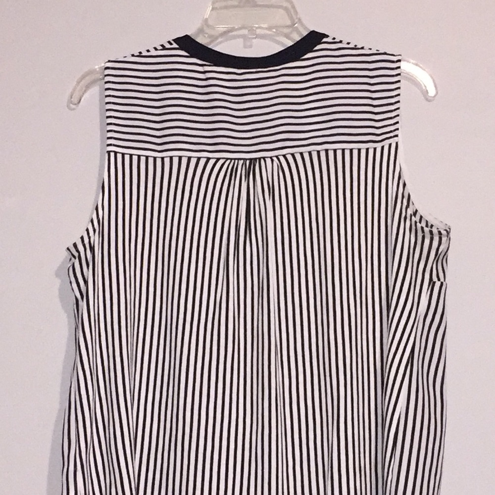 100% Viscose H&M Black and White Striped Blouse - Picture 6 of 8